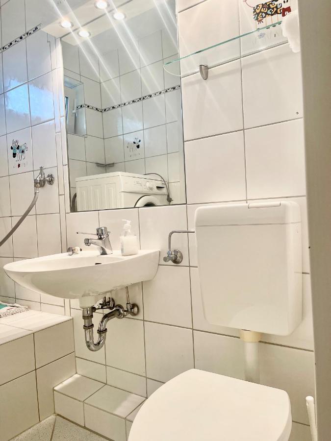 Landhaus Am Wald Mit Garten Mit 1 Schlafnische Und 1 Schlafzimmer Aurich Exteriör bild