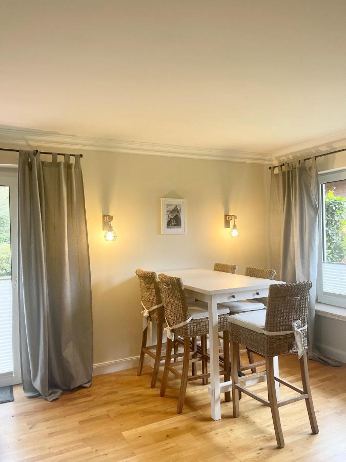 Landhaus Am Wald Mit Garten Mit 1 Schlafnische Und 1 Schlafzimmer Aurich Exteriör bild