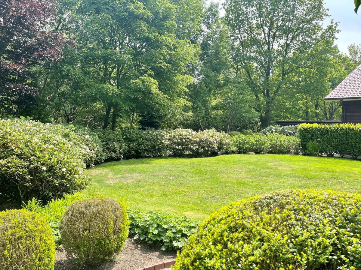 Landhaus Am Wald Mit Garten Mit 1 Schlafnische Und 1 Schlafzimmer Aurich Exteriör bild