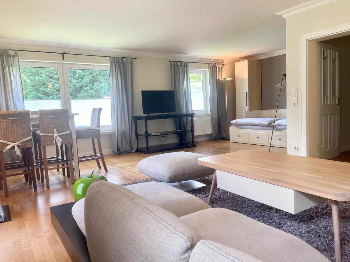 Landhaus Am Wald Mit Garten Mit 1 Schlafnische Und 1 Schlafzimmer Aurich Exteriör bild