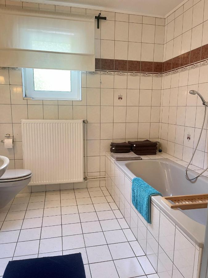Landhaus Am Wald Mit Garten Mit 1 Schlafnische Und 1 Schlafzimmer Aurich Exteriör bild