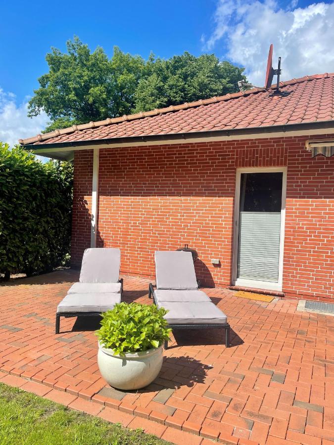 Landhaus Am Wald Mit Garten Mit 1 Schlafnische Und 1 Schlafzimmer Aurich Exteriör bild